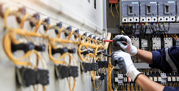 Professional Electrician technician working in Kenilworth, PA